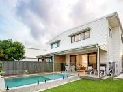 2/7 Avanti Street, Mermaid Waters, QLD 4218