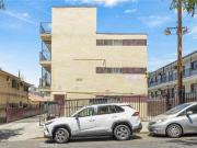 27 bedroom, Los Angeles CA 90065 LS96018634