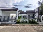27M only House for Sale Bungalow in BF Homes Village...