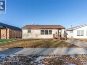 280 Athabasca Street E, Moose Jaw, SK, S6H 0L5 house for...