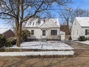 282 Schrop Ave, Akron, OH 44312