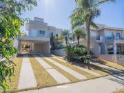 284 Área Útil Casa de Condomínio Alugar, 3 Dormitórios...