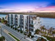 2880 N Ocean Dr, Hollywood, FL 33019