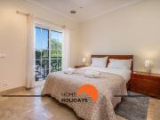 #289 T2 Almeida Garret F by Home Holidays