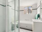 Modern two bedroom apartment in great location!