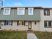 28 660 Hochelaga Street, Ottawa, ON, K1K 2E9 townhouse...