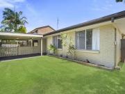 2/8 Phillip Street, Labrador, QLD 4215