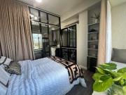 28 sqm Studio Condo Unit with Parking for Rent at One...