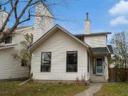 28 Woodglen Close SW Calgary, AB T2W 4N1