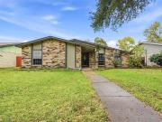 2901 Branch Oaks Dr, Garland, TX 75043