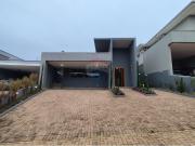 290 Área Útil Casa Alugar, 3 Dormitórios localizado em...