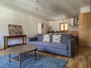 2,100 / month | Apt 8, St James Court, Mount Brown,...