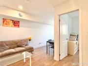 2 2561A Hurontario St, Mississauga, Ontario L5A 1W2