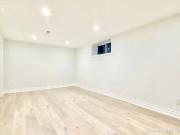 2 266 Napier St, Barrie, Ontario L4M 1X9