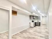 2 270 The Queensway, Etobicoke, Ontario M8Y 1J4