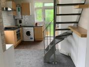 2 /3 Bedroom garden flat in Colliers wood SW19