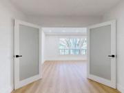 2 427 Lawrence Avenue W