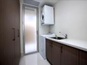 $2,500 Per Week 5 Bed Mooloolaba House. Pool. Just 100m...