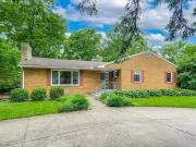 $2,580 3 Bedroom 2 Bathroom House In Fairlawn GREAT...