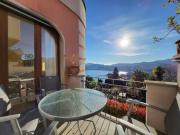 2.5 rooms with lake view in small setting with swimming...