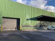 2.600 m² + 300 m² Halle 900 m² Büro, telb. ab 400 m²