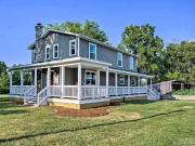 $2,800 Historic Remodeled Farmhouse 3 Bedroom 2 Bathroom W.