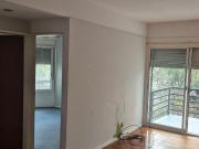 2 ambientes frente con balcón 3 cuadras de Cabildo