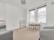 2 bed 1st Floor Flat to rent in Battersea Wandsworth,...