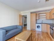 2 bed 1st Floor Flat to rent in Cardiff South Glamorgan,...