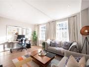 2 bed 1st Floor Flat to rent in Chelsea Kensington And...