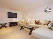 2 bed 1st Floor Flat to rent in Chelsea Kensington And...