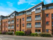 2 bed 1st Floor Flat to rent in Glasgow City Of Glasgow,... 2 bed 1st Floor Flat to rent in Glasgow City Of Glasgow,...