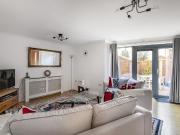 2 bed 1st Floor Flat to rent in Hackney, E5, from Fish...