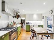 2 bed 1st Floor Flat to rent in London Brent, NW6, from... 2 bed 1st Floor Flat to rent in London Brent, NW6, from...