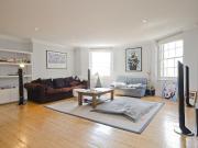 2 bed 1st Floor Flat to rent in London Hackney, E5, from...
