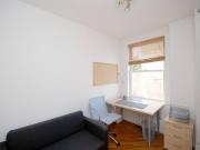 2 bed 1st Floor Flat to rent in London Kensington And...