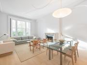 2 bed 1st Floor Flat to rent in London Kensington And...