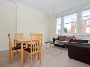 2 bed 1st Floor Flat to rent in London Kensington And...