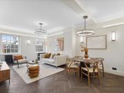 2 bed 1st Floor Flat to rent in London Kensington And...