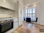 2 bed 1st Floor Flat to rent in London Tower Hamlets,...