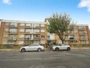 2 bed 1st Floor Flat to rent in Portslade by Sea East...
