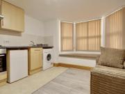 2 bed 1st Floor Flat to rent in Portsmouth Hampshire,...