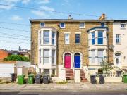 2 bed 1st Floor Flat to rent in Portsmouth Hampshire,...