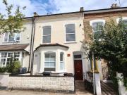 2 bed 1st Floor Flat to rent in Stoke Newington Hackney,...