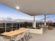 2 bed 2 bath + 1 car park, NE sea breezes, roof top pool...