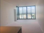 2 Bed, 2 Bath, 1 Study, 1 Parking: Next to Green Square...