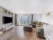 2 bed 2 bath Canary Wharf