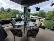 2 bed 2 bath condo for rent in quiet professional building