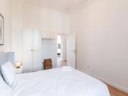 2 bed apartment near the Kudamm, Berlin Amsterdam...