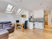 2 bed Apartment to rent in London Hammersmith And...
